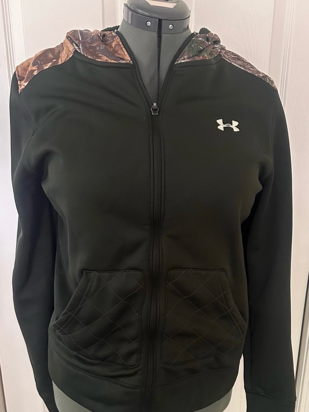 Under Armour Zip up